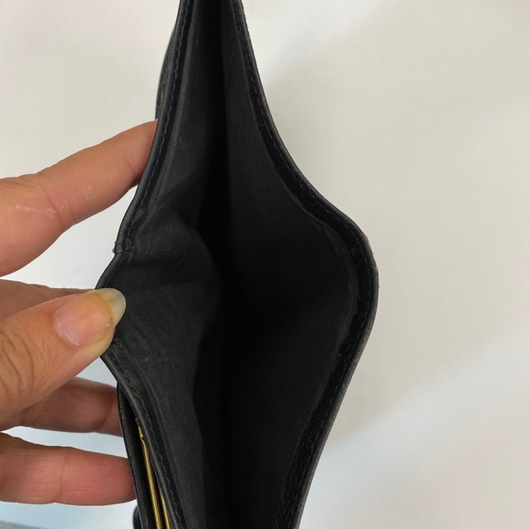 CC Chanel caviar bifold wallet - Picture 8 of 9